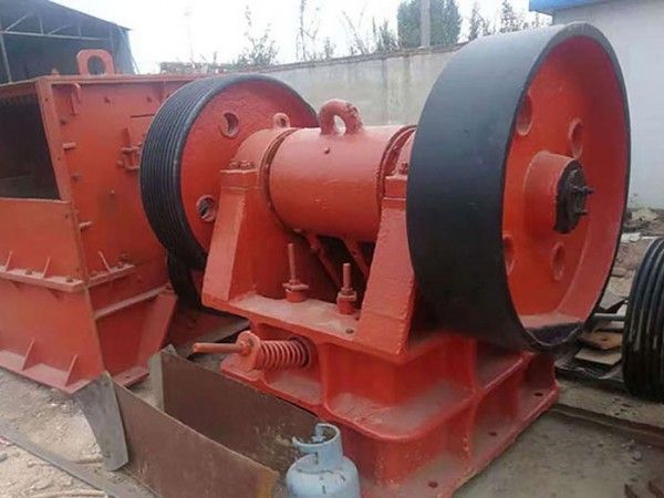 鄂式破(pò)碎機